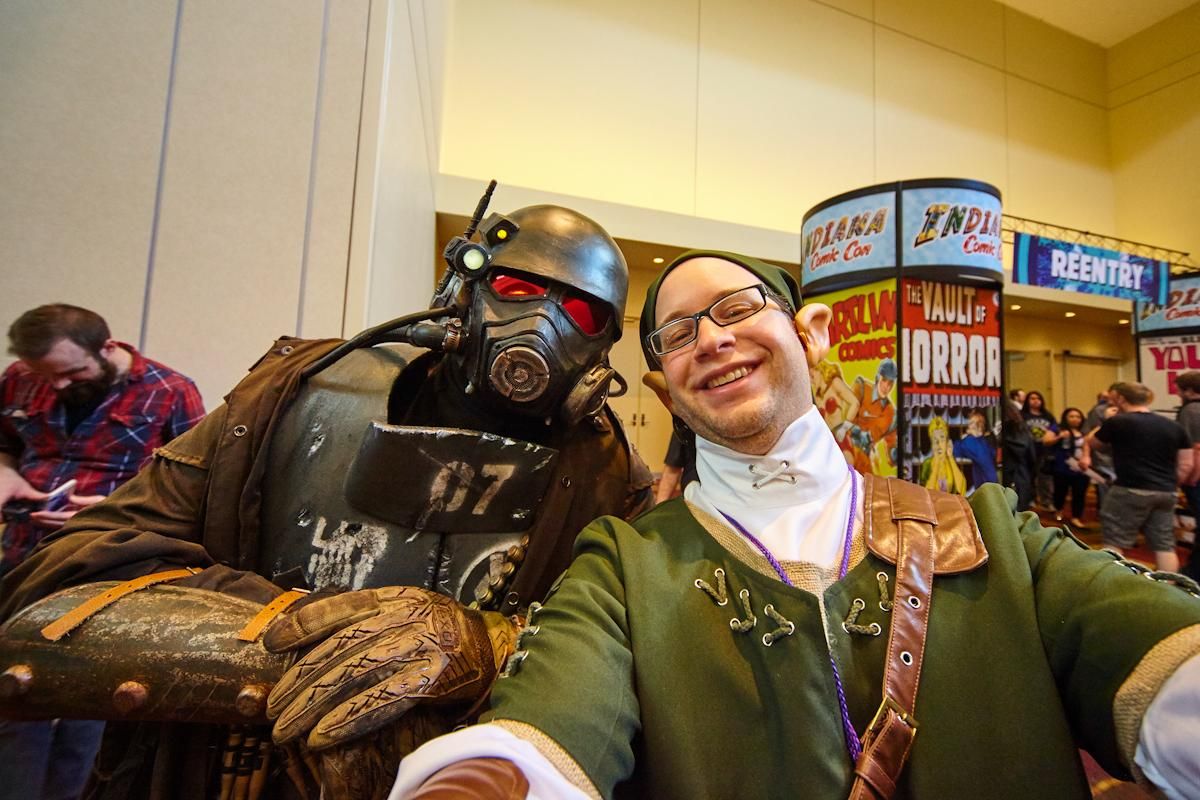 2017-indiana-comic-con-selfies-with-costumes-series (15)